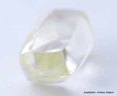 1.06 carat H VS1 diamond natural diamond uncut out from a diamond mine