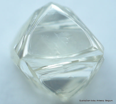 octahedron shape diamond crystal